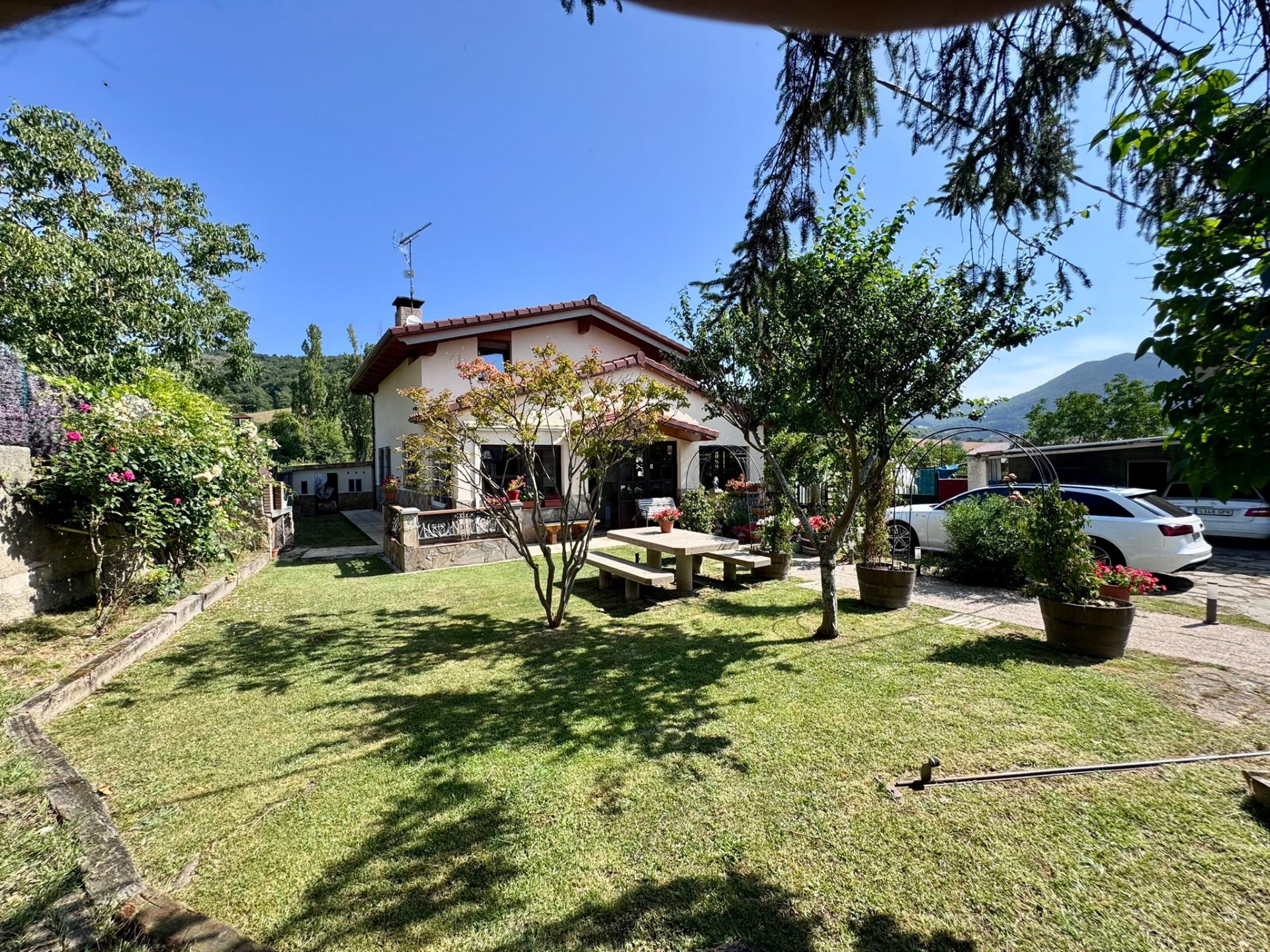 Jardí de Casa o xalet en venda en Juslapeña amb Aire condicionat, Calefacció i Jardí privat