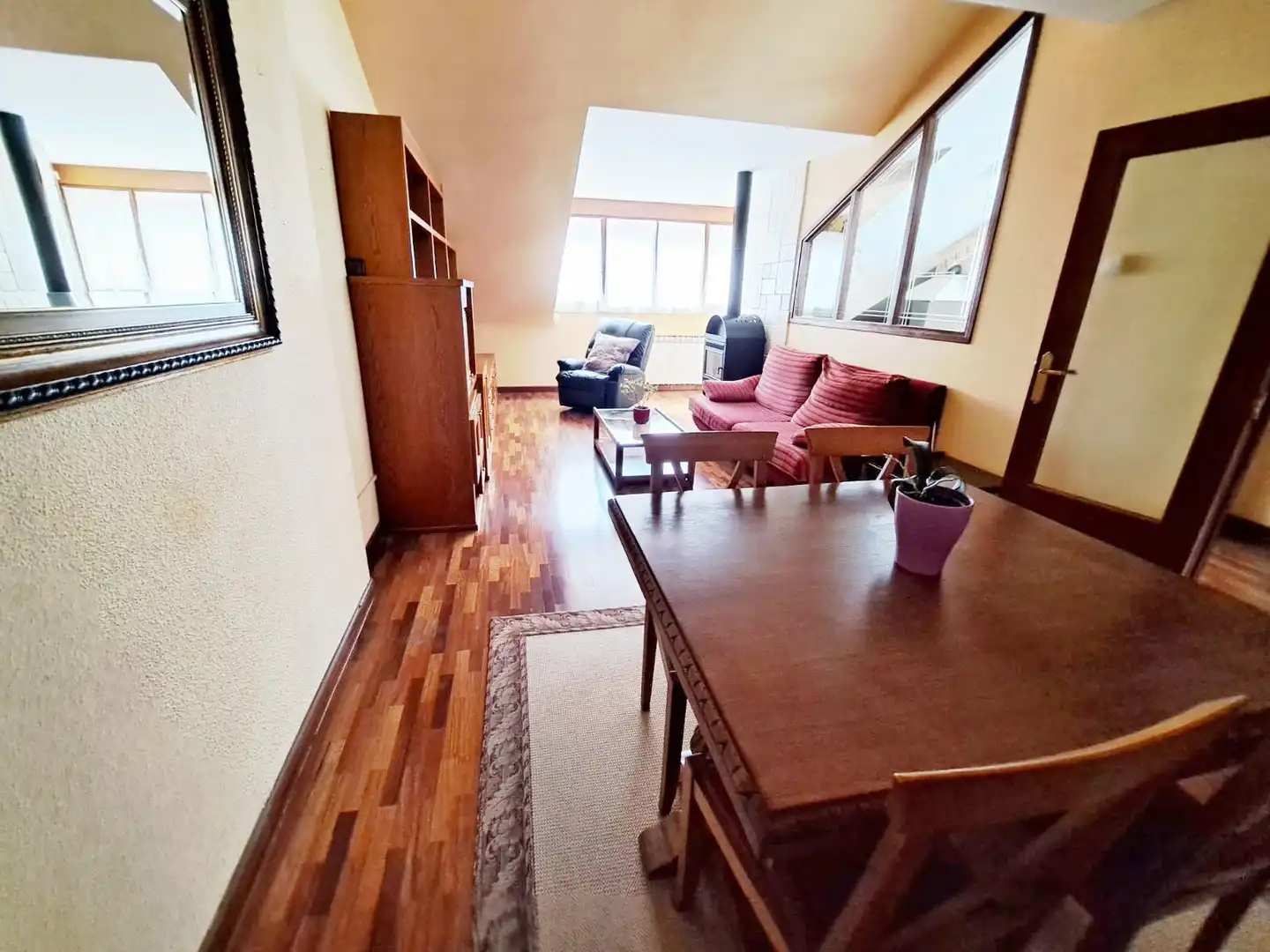 Sala de estar de Apartamento en venta en Vitoria - Gasteiz con Calefacción, Trastero y Amueblado