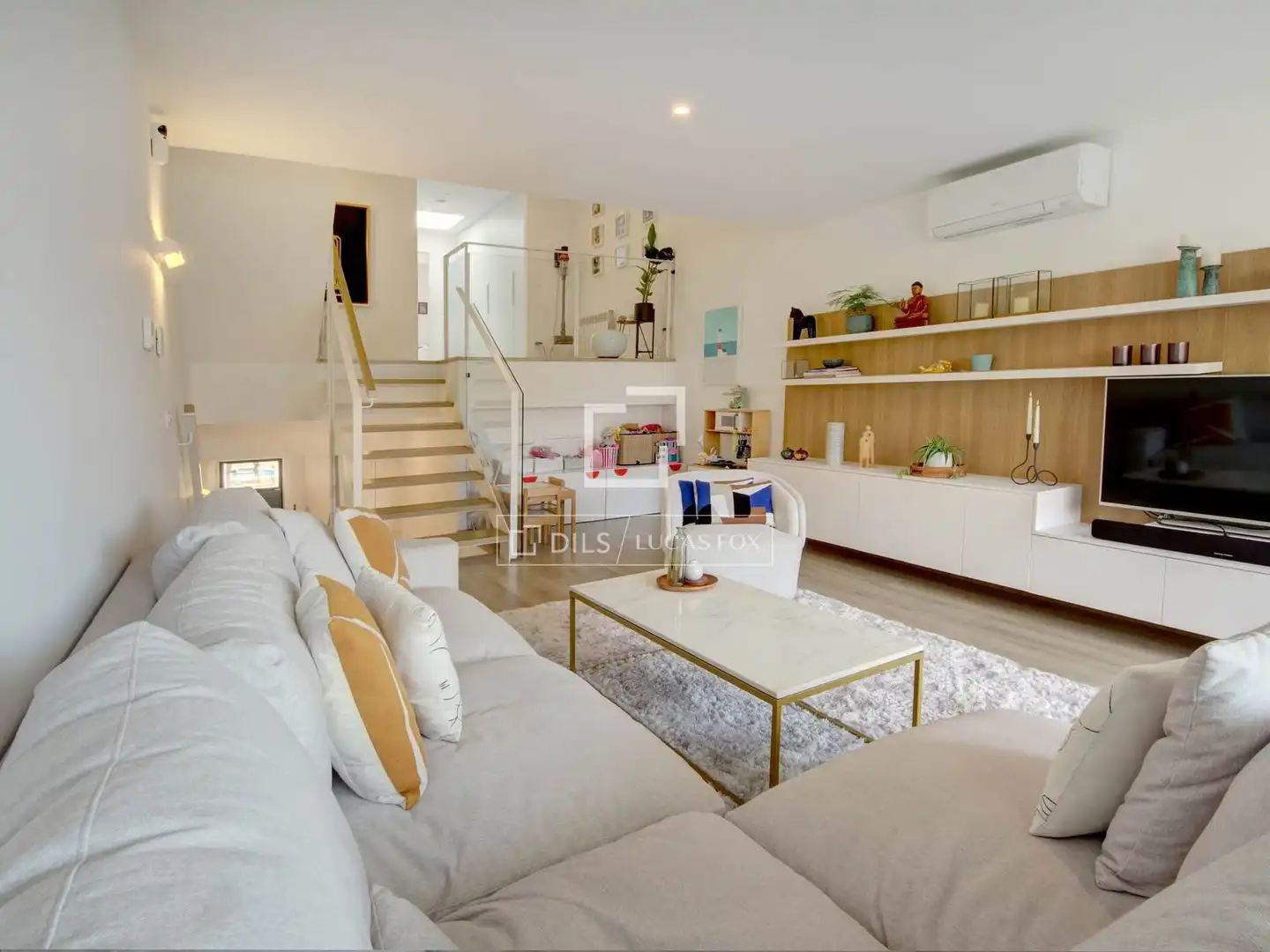 Sala d'estar de Casa o xalet en venda en Sant Just Desvern amb Aire condicionat, Calefacció i Terrassa