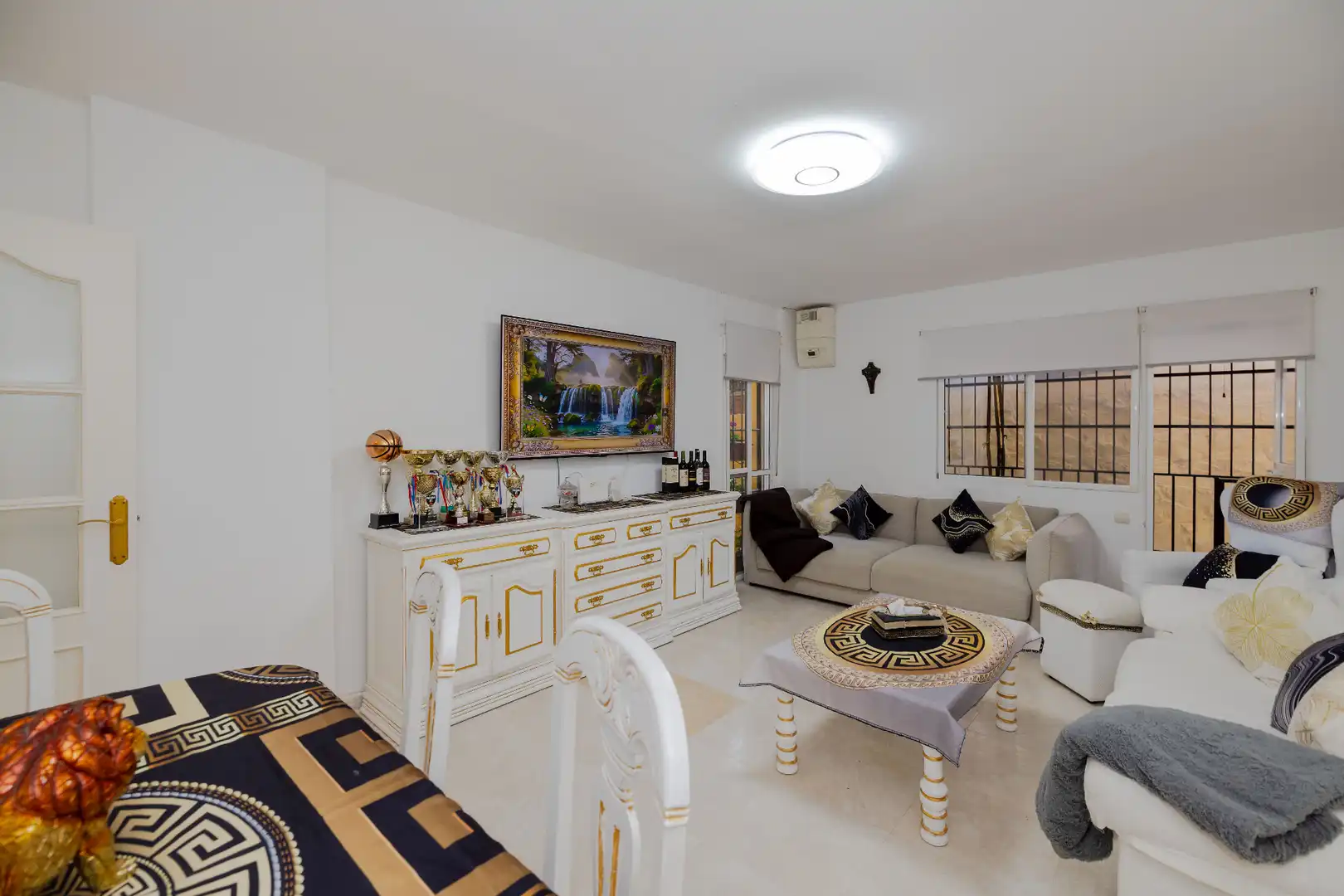 Sala de estar de Planta baja en venta en Marbella con Terraza y Piscina comunitaria