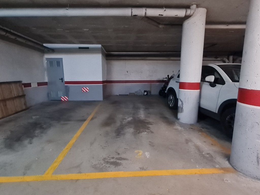 Parking de Garaje de alquiler en Girona Capital