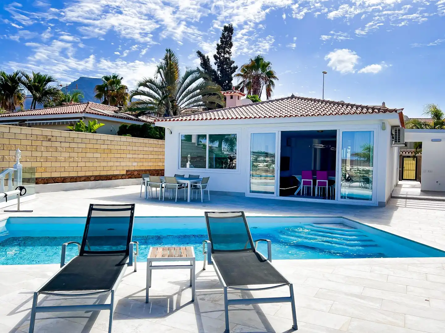 Piscina de Casa o xalet en venda en Adeje amb Aire condicionat, Jardí privat i Traster
