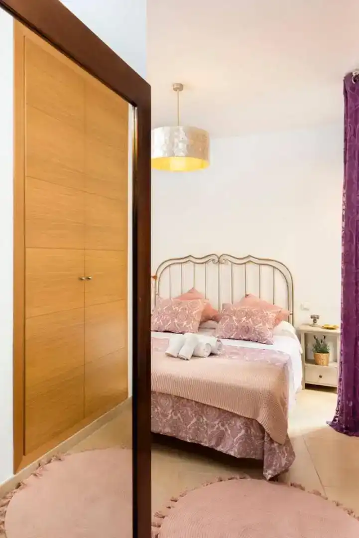 Schlafzimmer von Wohnung zur Miete in  Sevilla Capital mit Klimaanlage