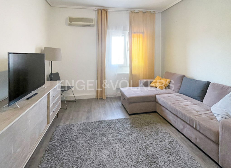 Sala d'estar de Apartament en venda en  Valencia Capital amb Calefacció i Jardí privat