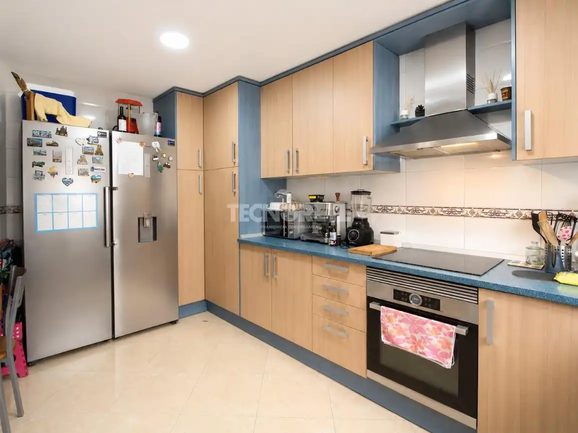 Cocina de Casa adosada en venta en Las Ventas de Retamosa con Calefacción y Jardín privado