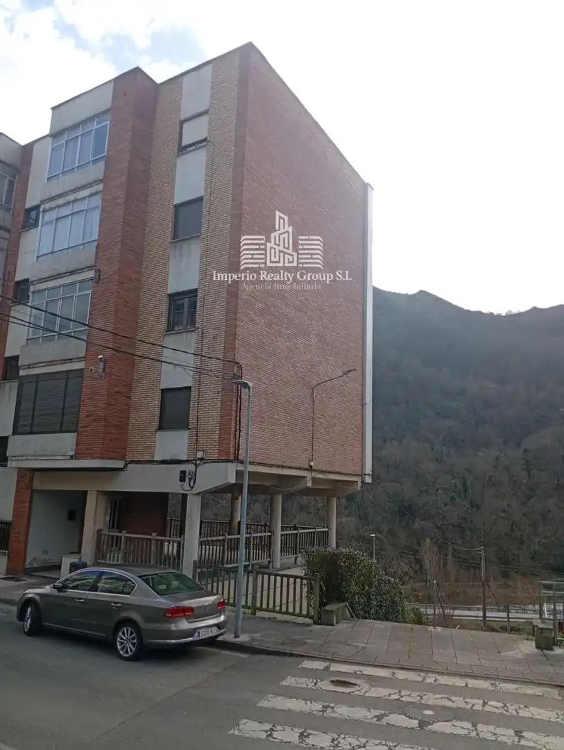 Vista exterior de Piso en venta en Aller con Terraza y Amueblado