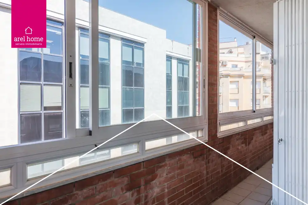 Vista exterior de Piso en venta en Esplugues de Llobregat con Aire acondicionado, Calefacción y Terraza