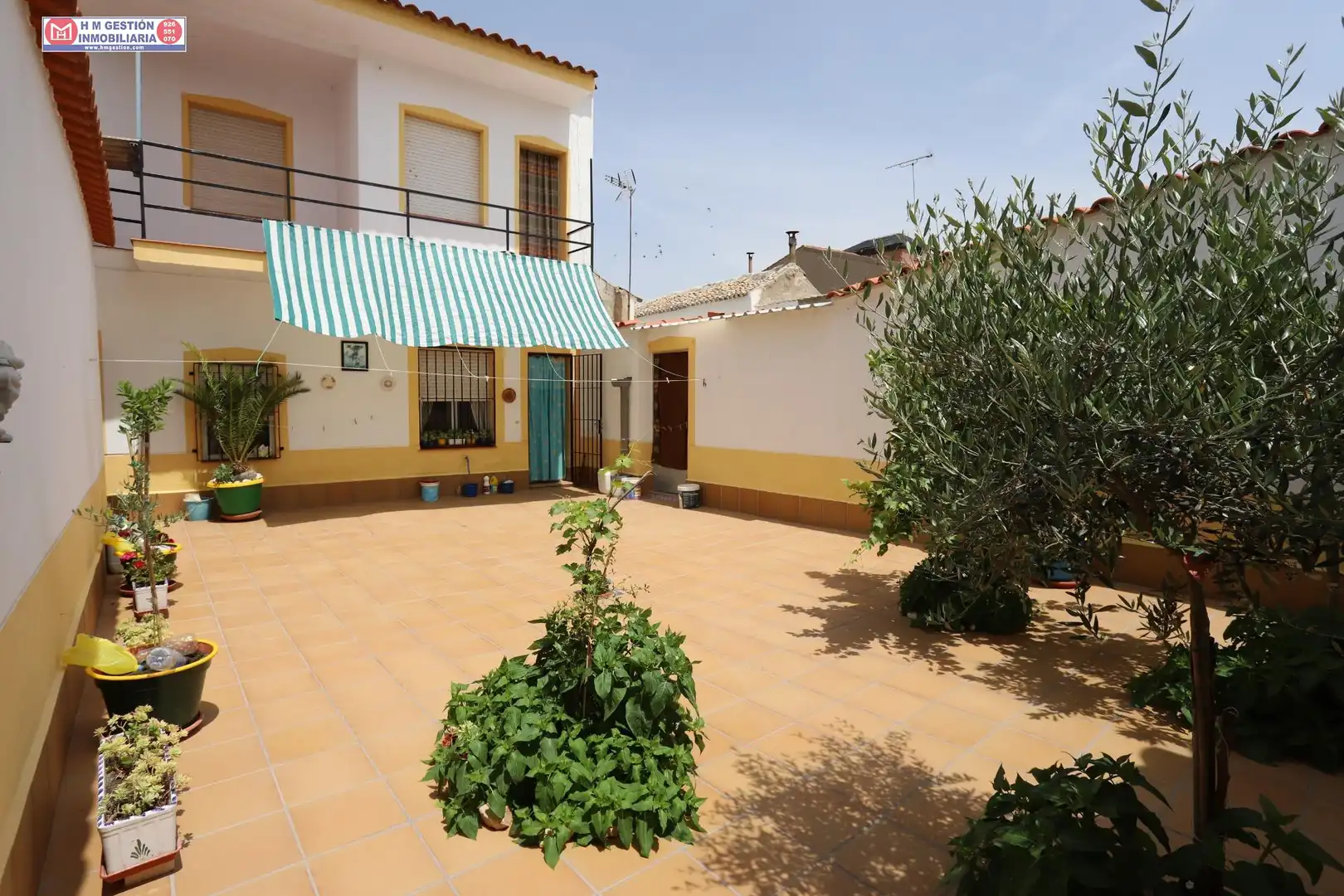 Casa amb terrassa en venda a Herencia