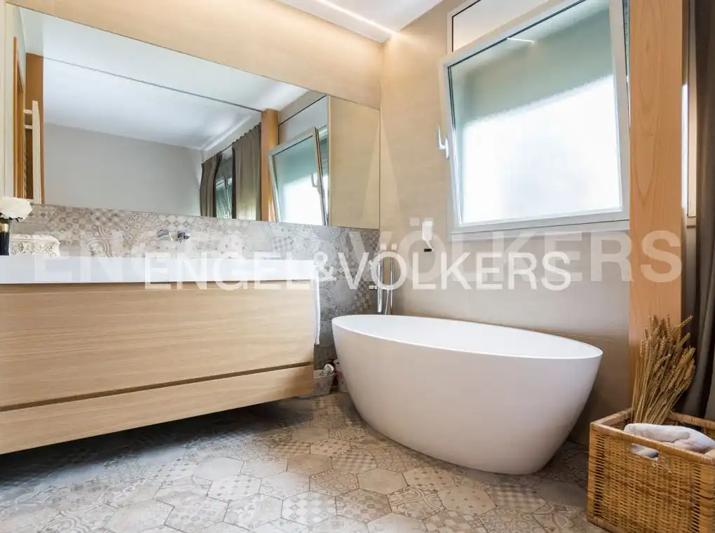 Bathroom of Houses for sale in Barcelona  with Air Conditioner, Heating and Private garden