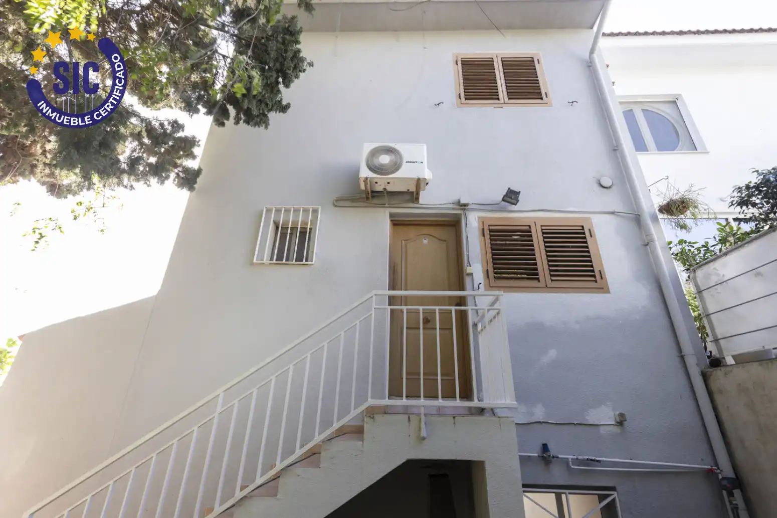 Vista exterior de Casa adosada en venda en Torrent amb Aire condicionat, Calefacció i Jardí privat
