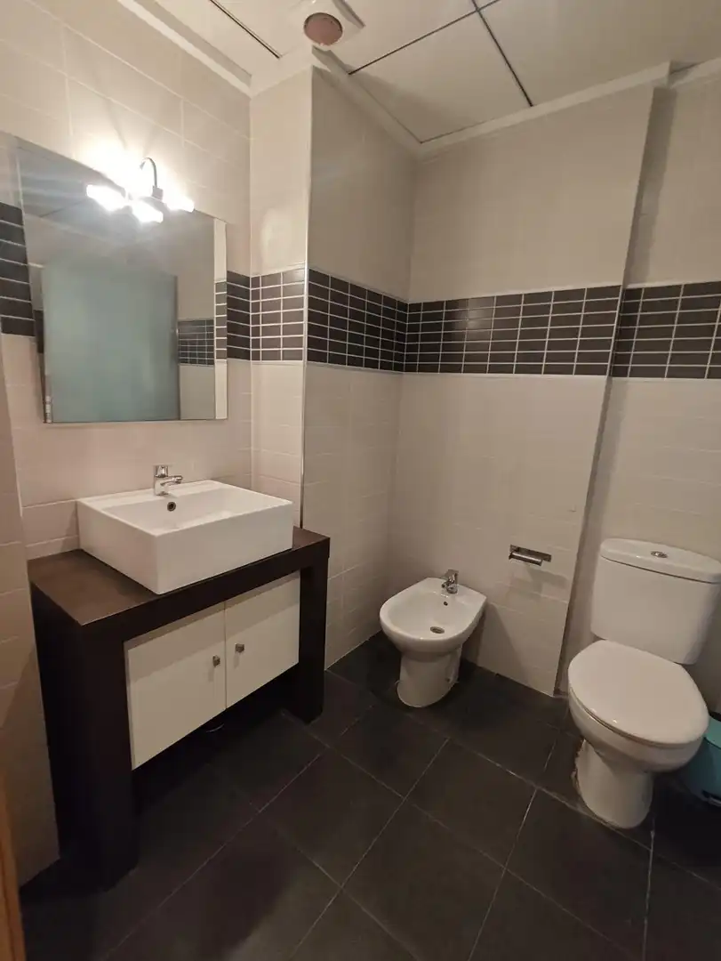 Badezimmer von Wohnung zur Miete in Petrer mit Möbliert und Balkon