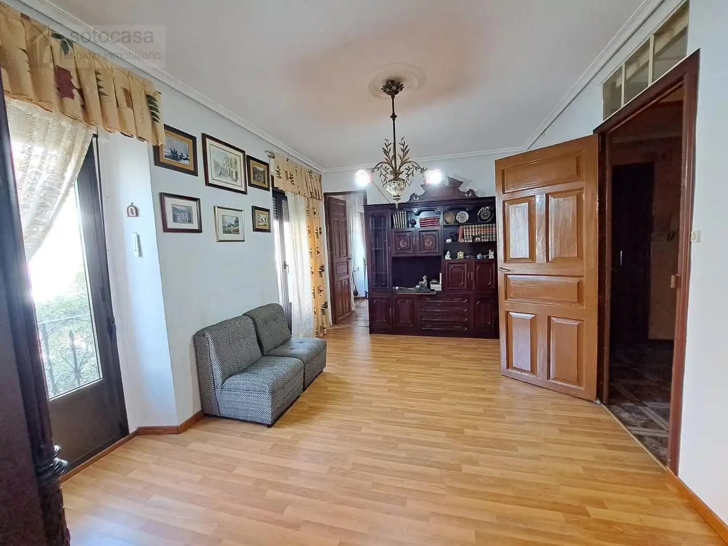 Sala d'estar de Pis en venda en Valladolid amb Calefacció i Moblat