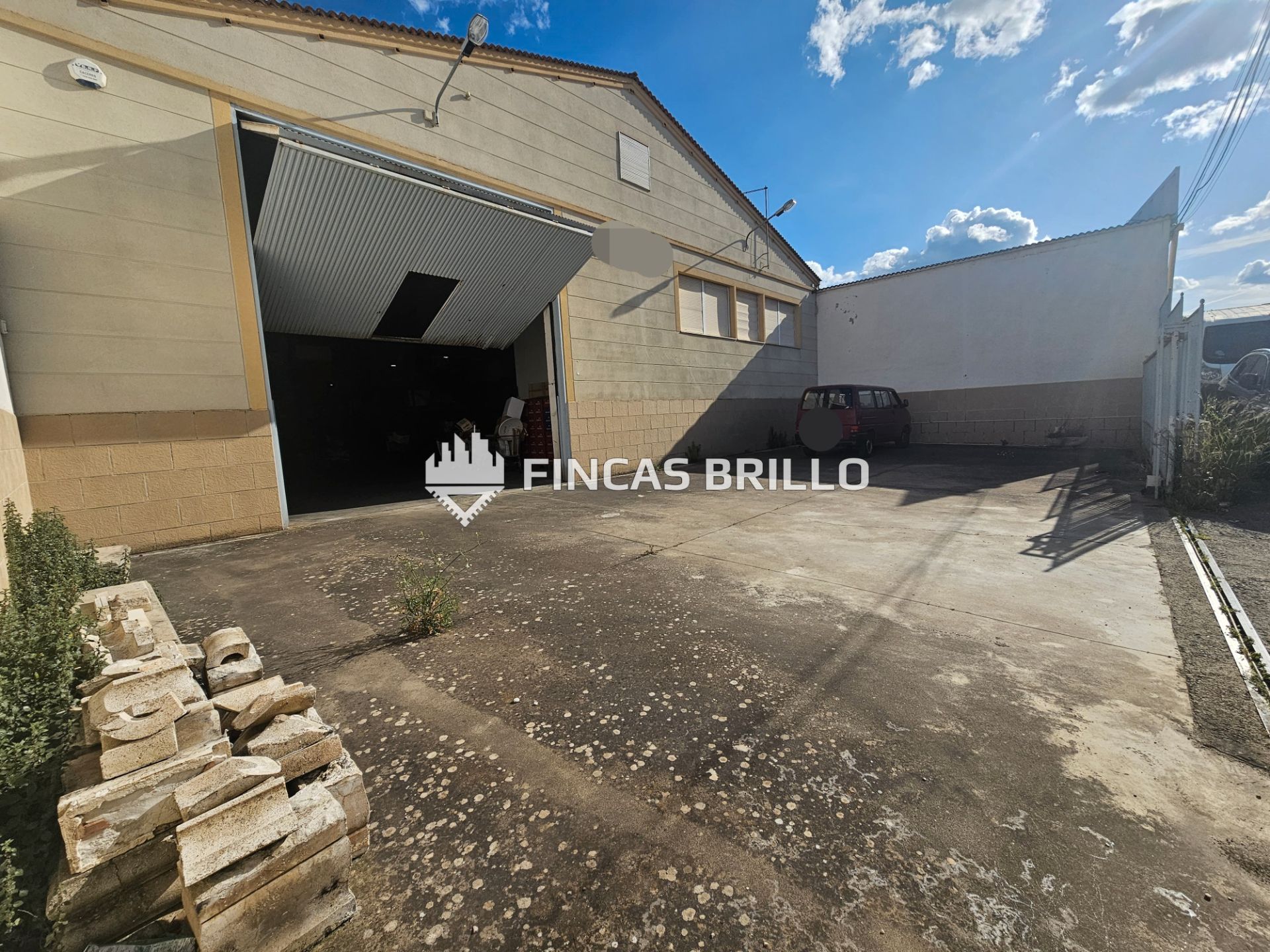 Industrial buildings to rent in Calle del Océano Antártico, Nuevo Cáceres