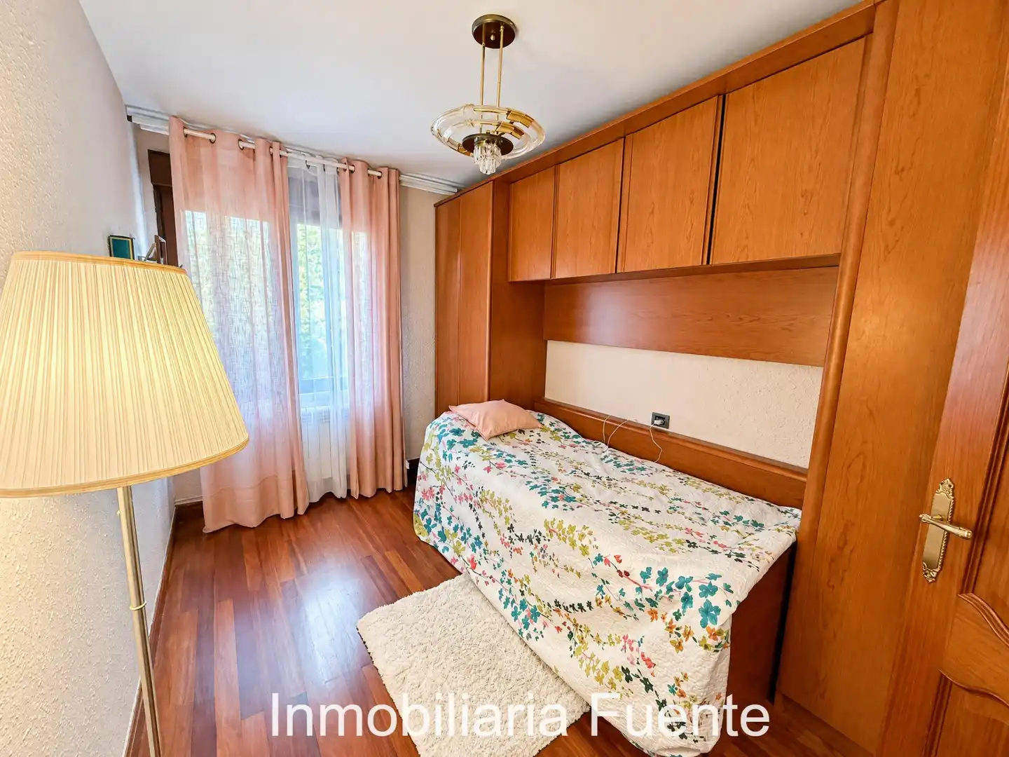 Habitación de Piso en venta en Zalla  con Calefacción, Trastero y Amueblado