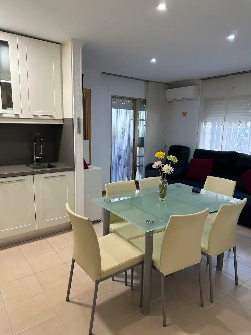 Comedor de Planta baja en venta en L'Escala con Calefacción, Terraza y Amueblado