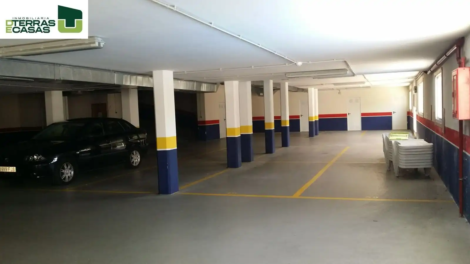 Parking de Ático de alquiler en Marín con Piscina y Piscina comunitaria