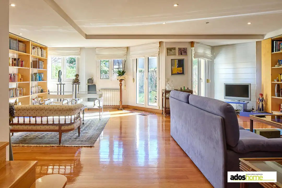 Sala de estar de Casa adosada en venta en Zarautz con Calefacción