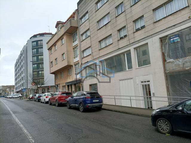 Local comercial en Alquiler en Cambre