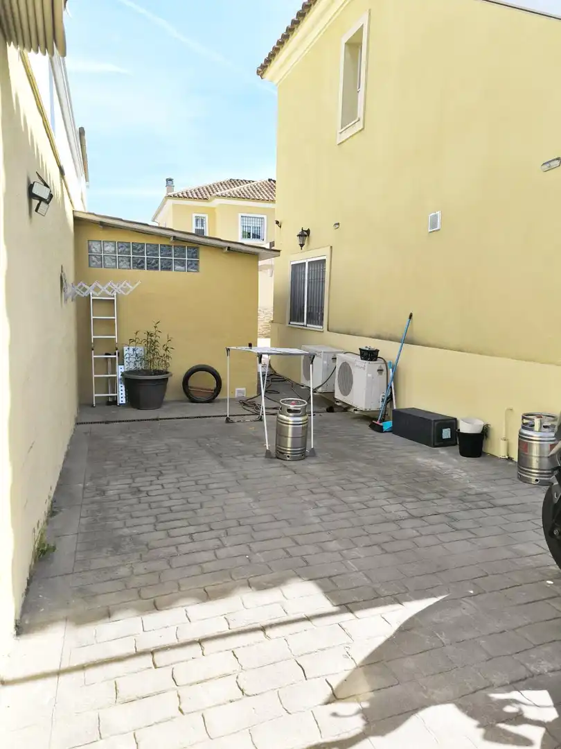 Terraza de Casa adosada en venta en Málaga con Aire acondicionado, Calefacción y Jardín privado