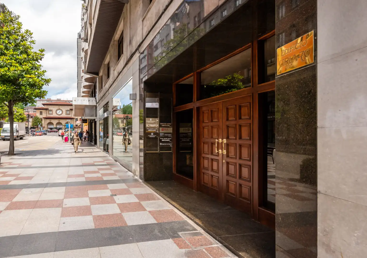 Außenansicht von Wohnung zum Verkauf in Oviedo  mit Heizung und Parkett