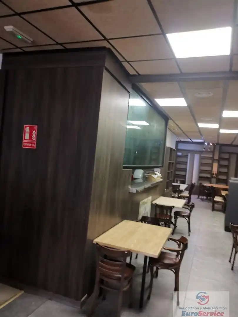Local en venta en Valencia con Aire acondicionado y Amueblado