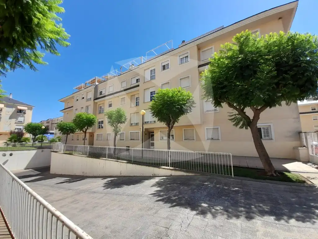 Vista exterior de Àtic de lloguer en Badajoz amb Aire condicionat, Terrassa i Moblat