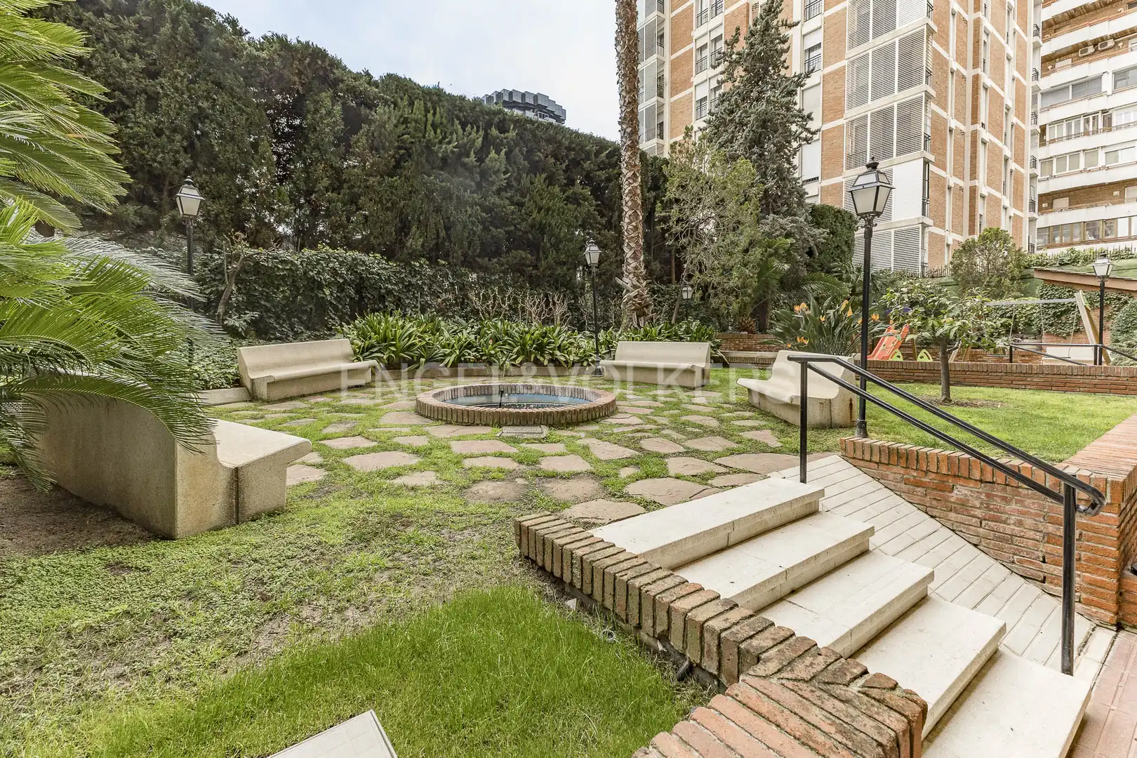 Garden of Flat for sale in Barcelona  with Air Conditioner, Heating and Private garden