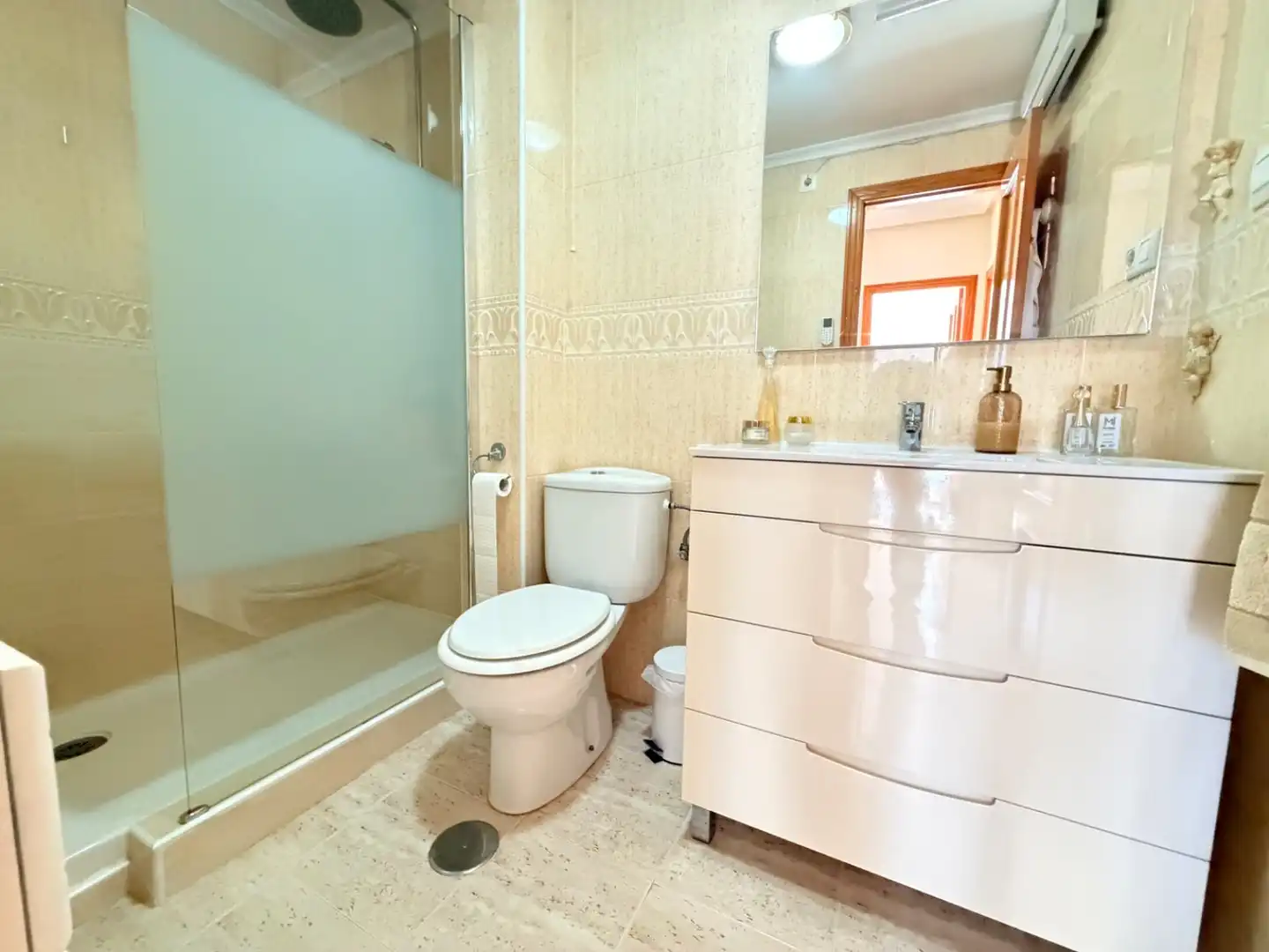 Baño de Dúplex en venta en Orihuela con Aire acondicionado, Piscina y Amueblado