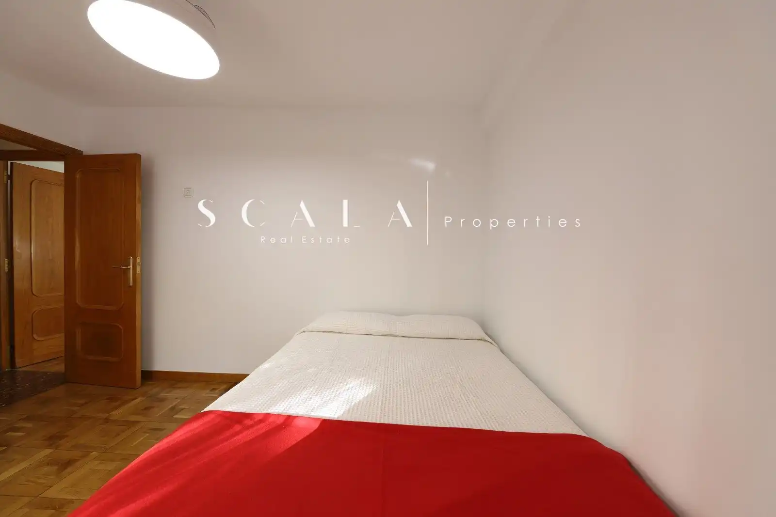 Bedroom of Flat for rent in Madrid  with Air Conditioner, Heating and Terrace