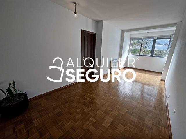 Piso en Alquiler en de Valderribas en Pacífico