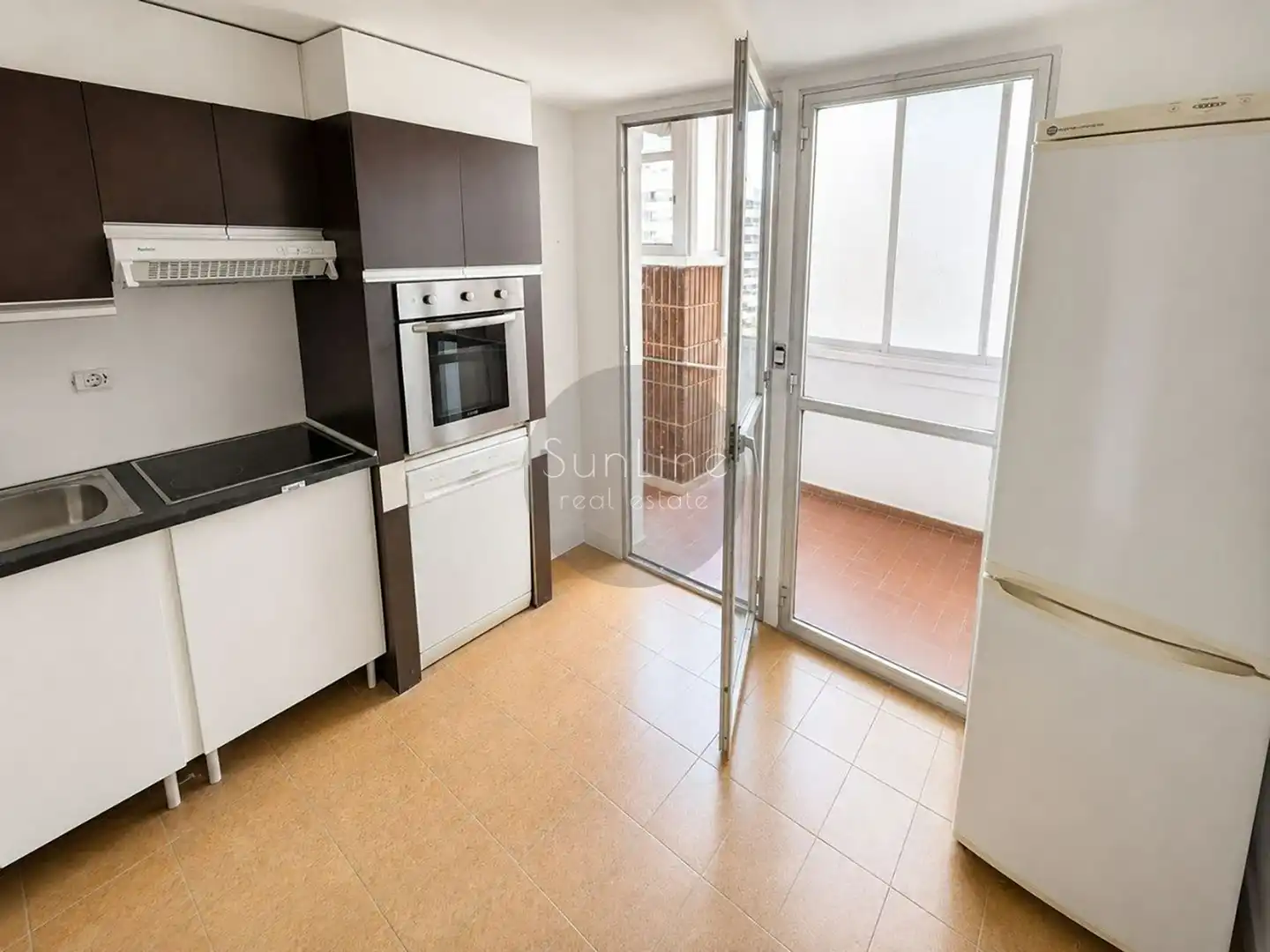 Kitchen of Flat for rent in Valencia  with Air Conditioner, Furnished and Balcony