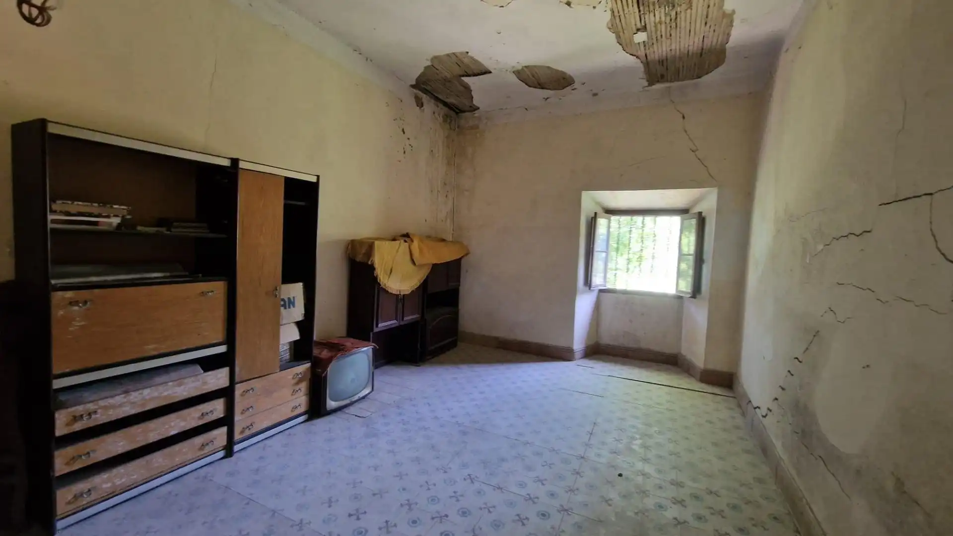 Sala d'estar de Finca rústica en venda en Lena amb Jardí privat, Terrassa i Balcó