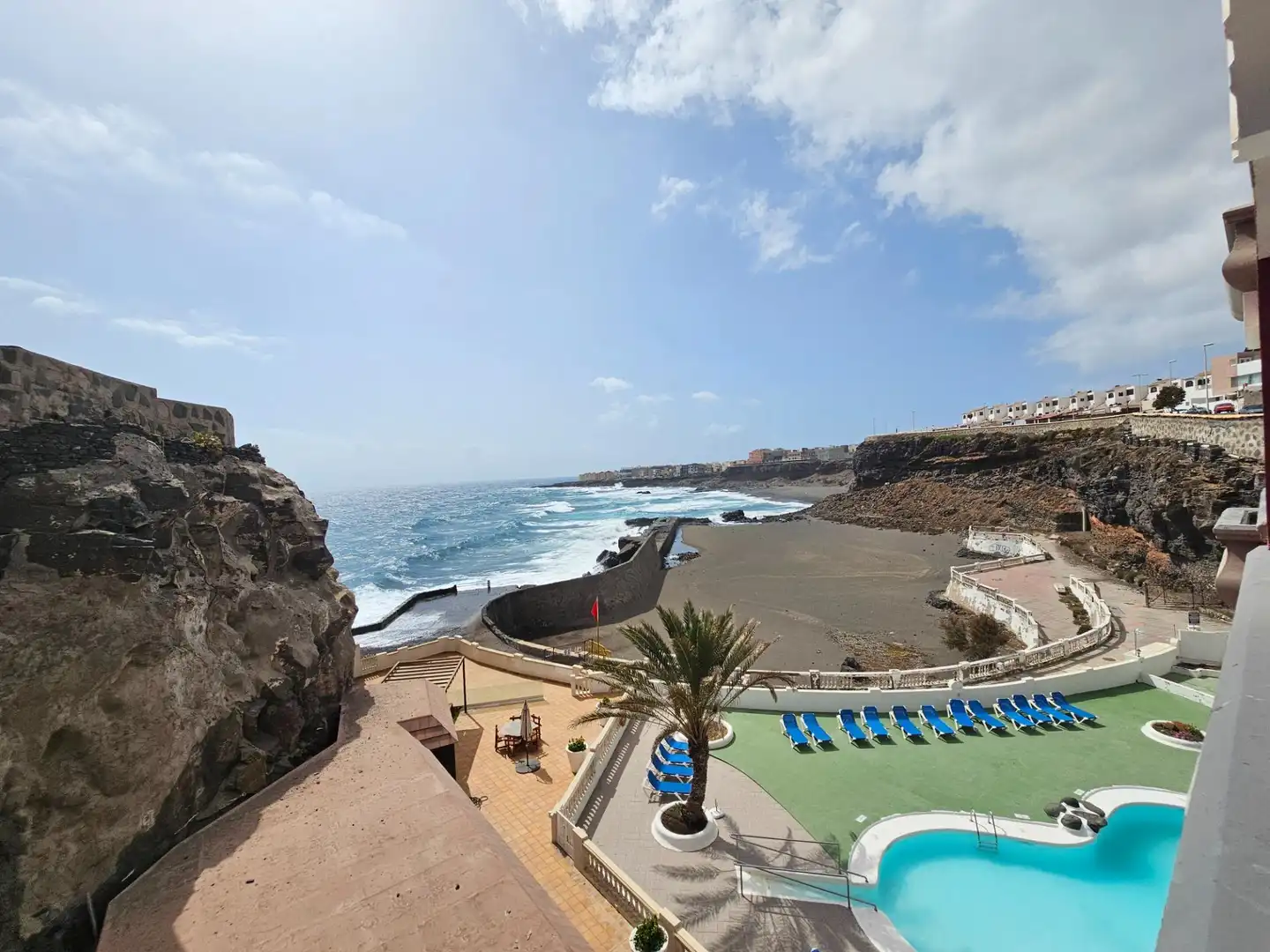 Vista exterior de Pis de lloguer en Telde amb Piscina comunitària