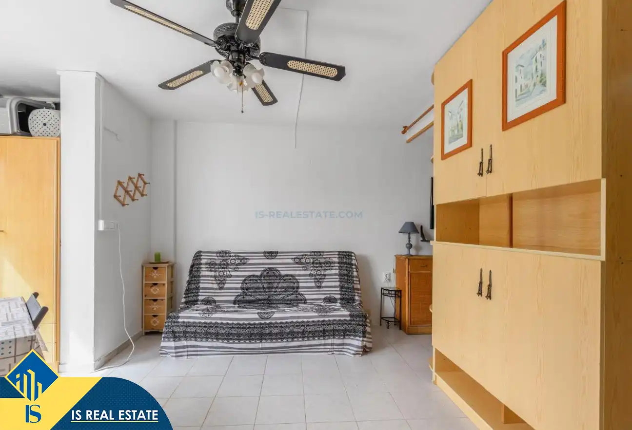 Sala d'estar de Estudi en venda en Torrevieja amb Calefacció, Moblat i Rentadora
