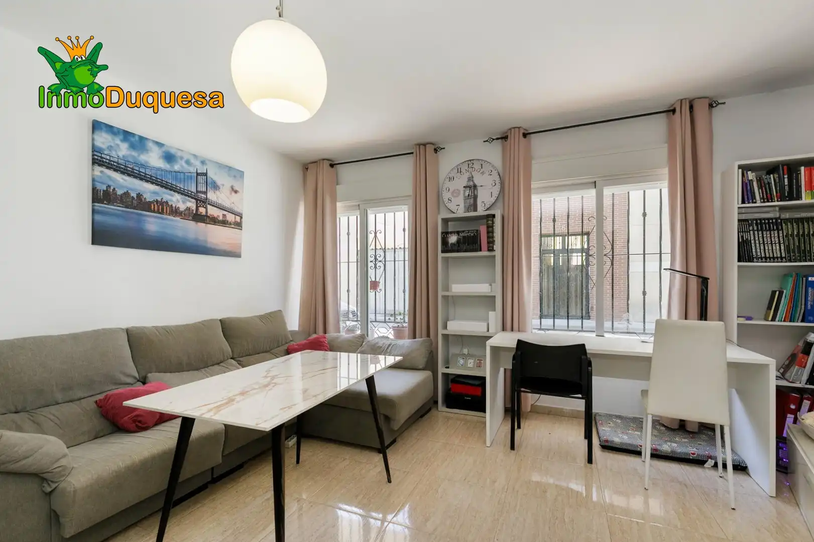 Sala d'estar de Casa adosada en venda en Fuente Vaqueros amb Aire condicionat, Calefacció i Terrassa