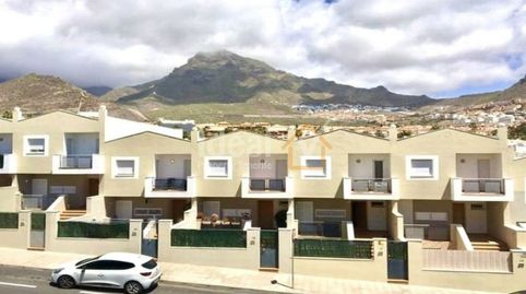 Foto 3 de Casa adosada en venta en Playa Fañabé Alto, Adeje