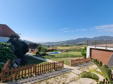 Casa con piscina en venta en Argentona Est