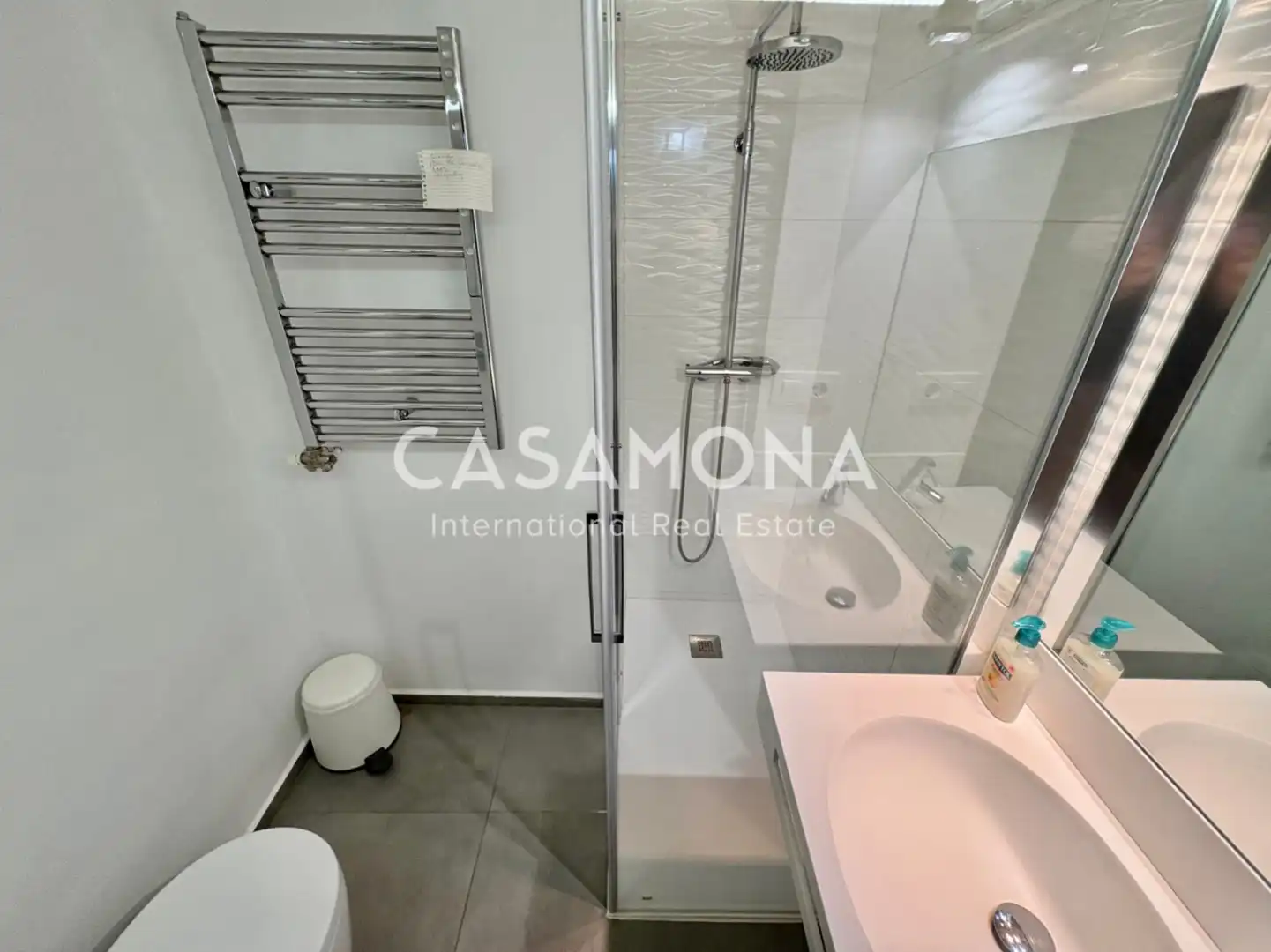 Badezimmer von Maisonette zur Miete in Barcelona mit Klimaanlage, Heizung und Abstellraum