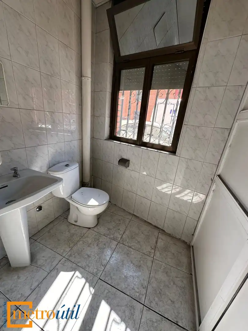 Baño de Nave industrial en venta en Villares de la Reina