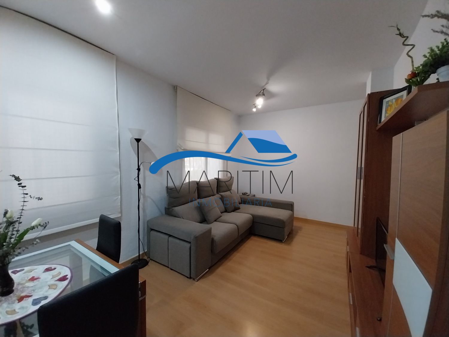 Sala d'estar de Pis en venda en Calella amb Parquet i Piscina comunitària