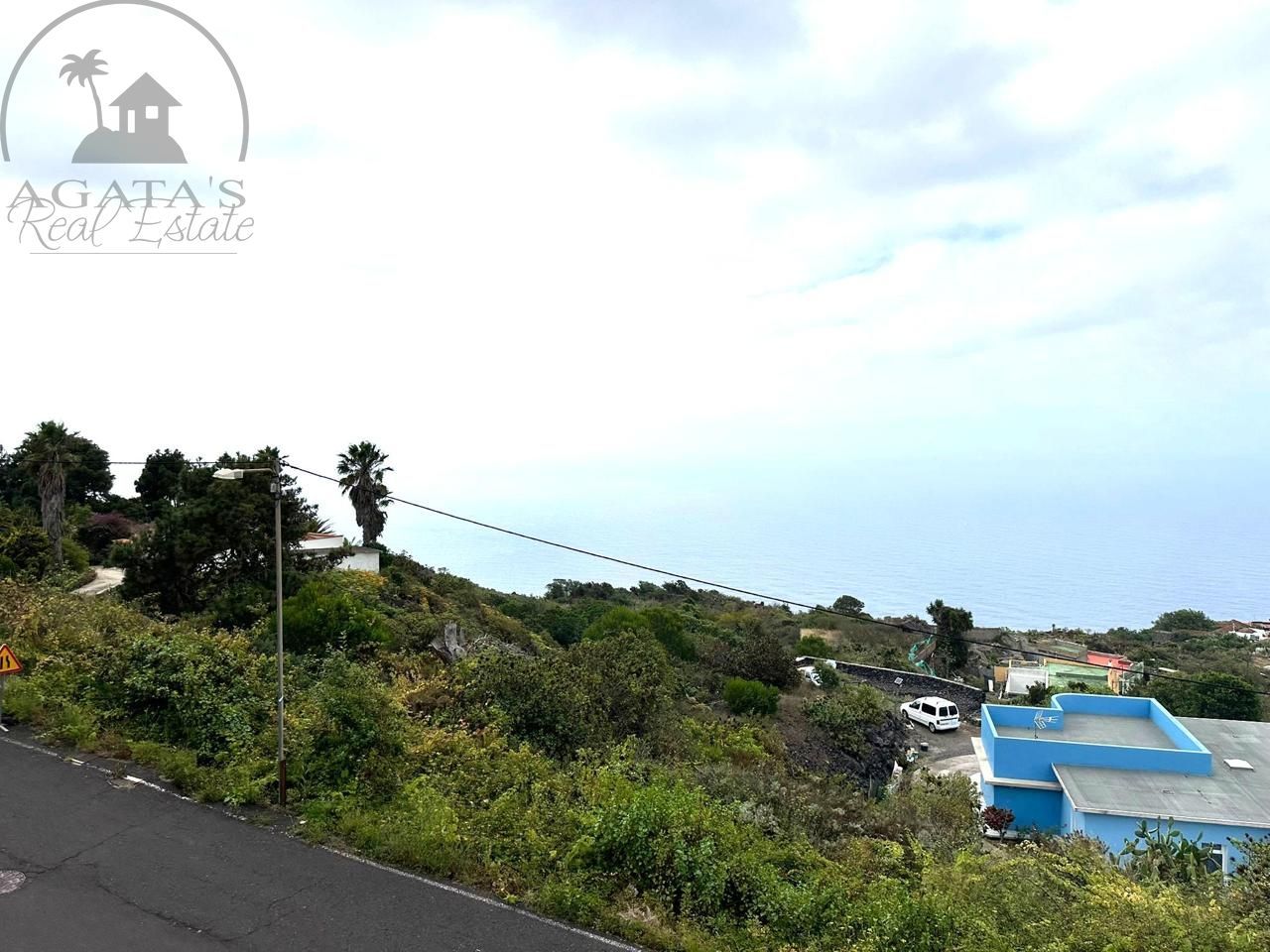 Vista exterior de Casa o xalet en venda en El Tanque amb Jardí privat i Terrassa