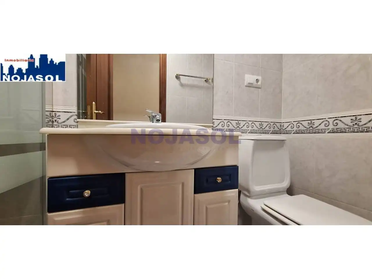 Baño de Apartamento de alquiler en Noja con Calefacción, Terraza y Amueblado