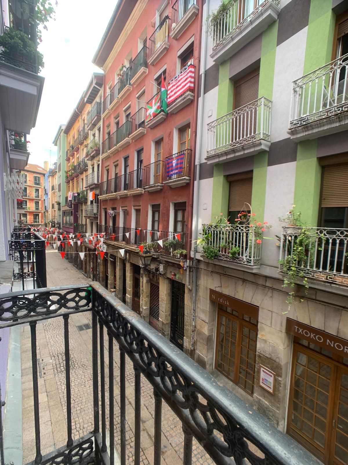 Flat for sale in Barrenkale, Casco Viejo
