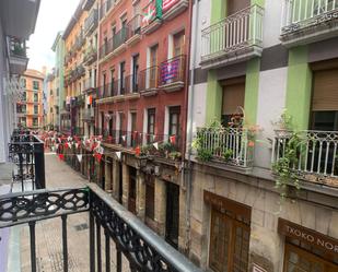 Vista exterior de Pis en venda en Bilbao  amb Balcó