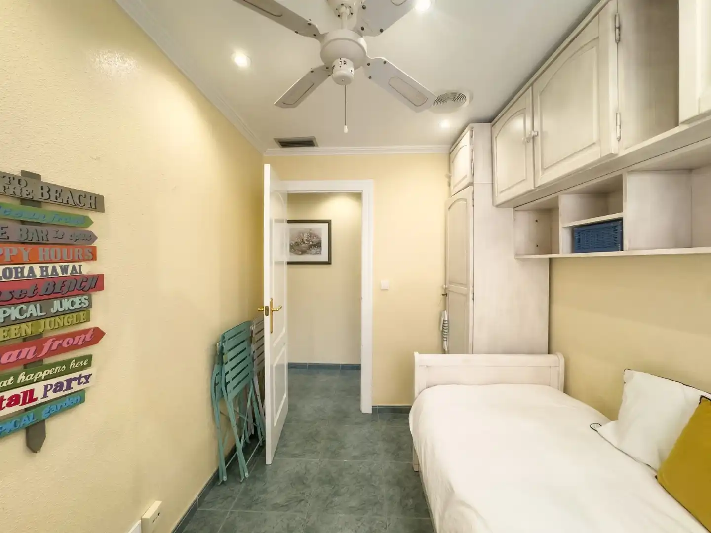 Dormitori de Apartament de lloguer en Santa Pola amb Terrassa, Moblat i Forn