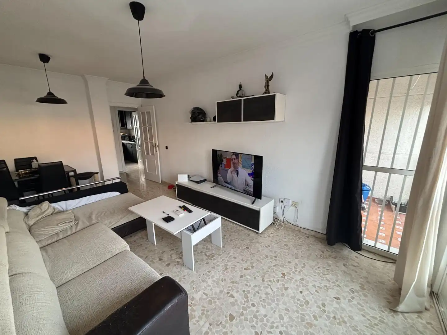 Sala d'estar de Pis en venda en La Rinconada amb Aire condicionat i Terrassa