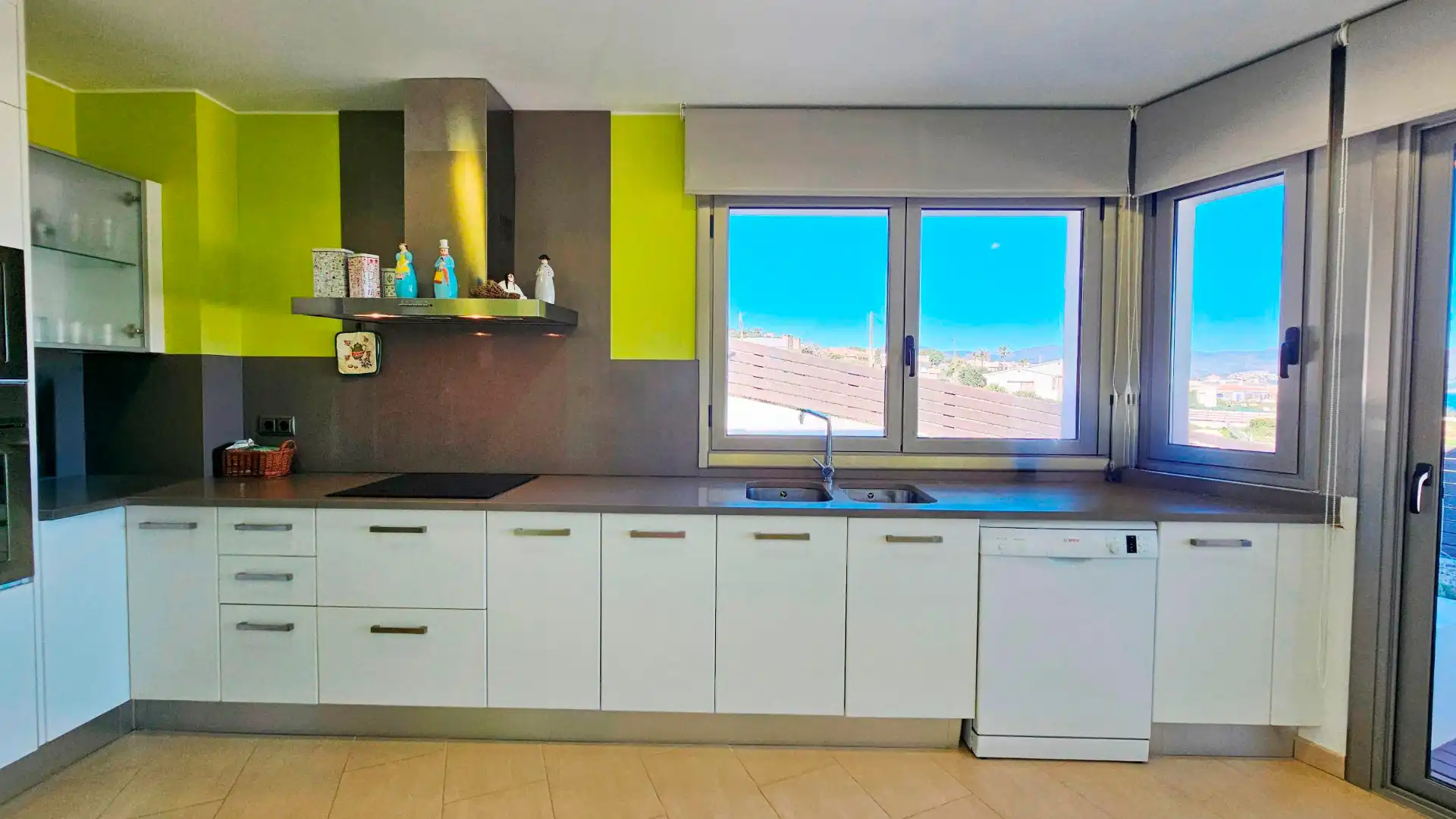 Cocina de Casa o chalet en venta en El Port de la Selva con Aire acondicionado, Calefacción y Jardín privado