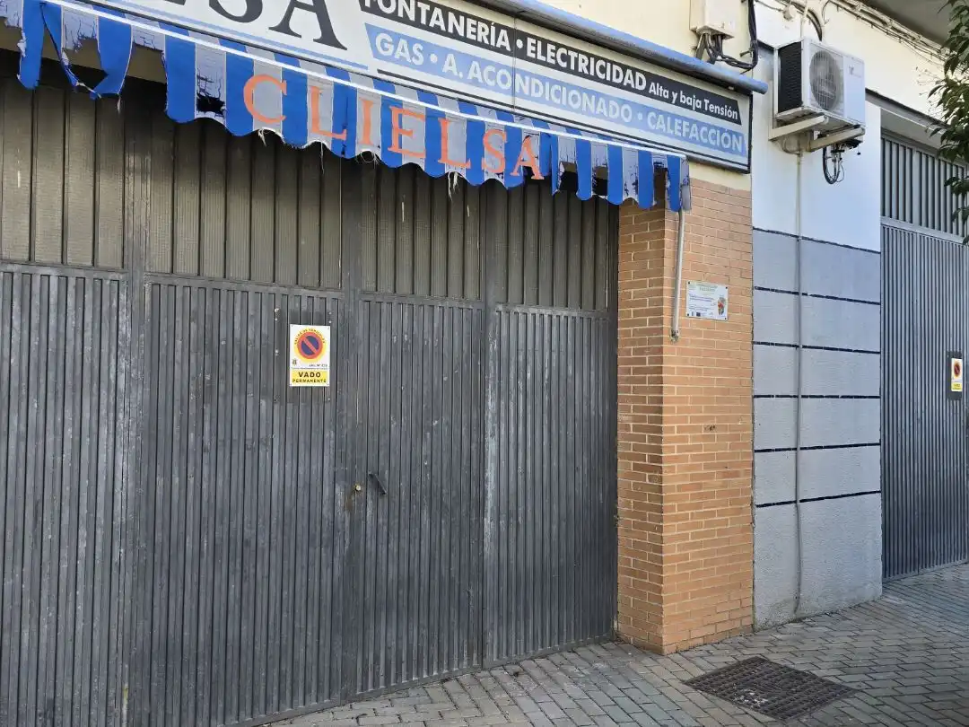 Exterior view of Commercial properties for sale in Cazorla, Jaén