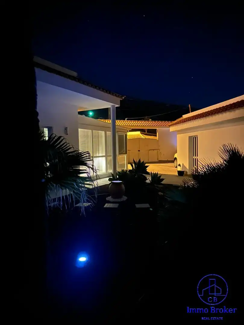 Vista exterior de Casa o chalet en venta en Candelaria con Calefacción y Jardín privado