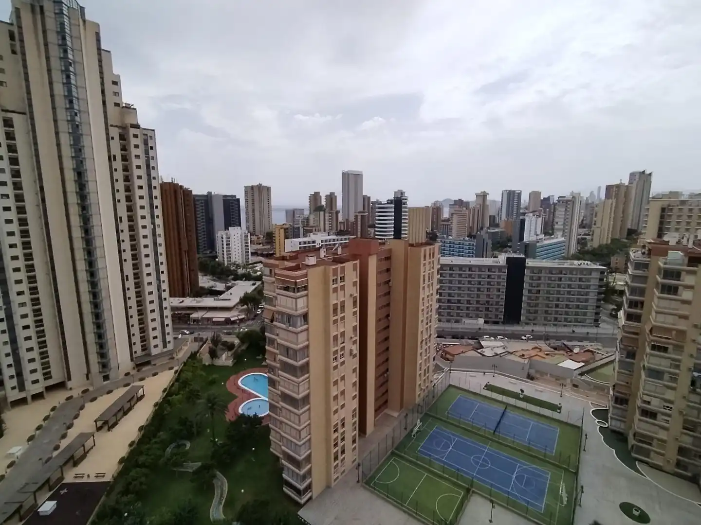 Exterior view of Apartments for sale in Benidorm  with Air Conditioner, Private garden and Storage room